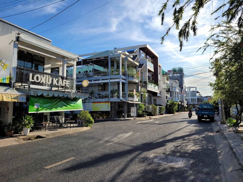 Nhà mặt tiền Tôn Thất Thuyết Bình Khánh 62m² giá 3.x tỷ - Tiện ở và kinh doanh!