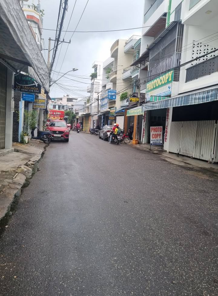Cho thuê nhà mặt tiền kinh doanh đường Đồng Nai Nha Trang - Giá chỉ 12 triệu/tháng!