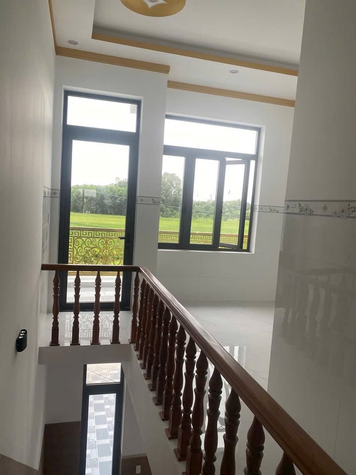 Nhà 2 tầng tại Bà Rịa - 100m² giá 2 tỷ - Thiết kế hiện đại và tiện ích đầy đủ!
