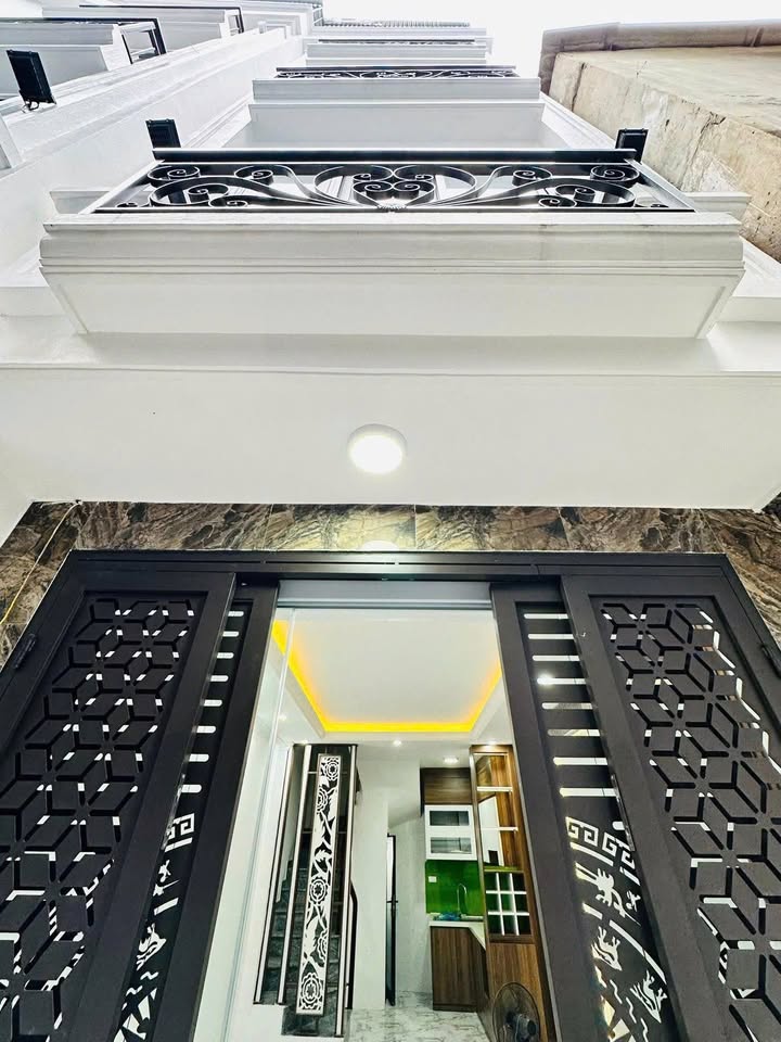 Nhà 5 tầng Láng Hạ, Ba Đình 30m² giá 7 tỷ - Đủ công năng, sẵn ở ngay!