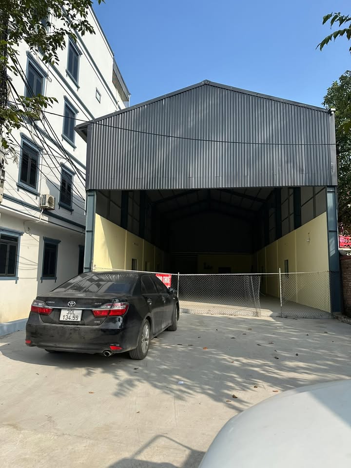 Nhà xưởng cho thuê 300m² mặt đường 428 - Vị trí đắc địa ngay cầu Hậu Xá!