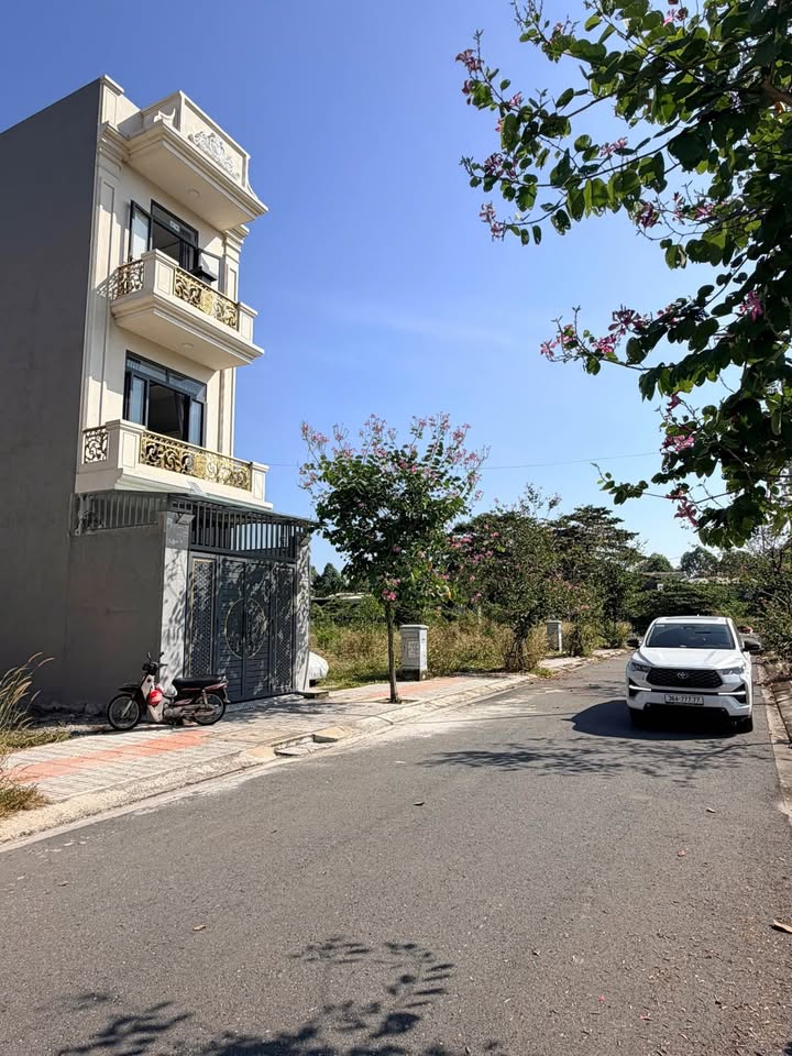 Lô đất 79m² đường F6, phường Trấn Biên - Sổ hồng riêng, giá 3.6 tỷ!