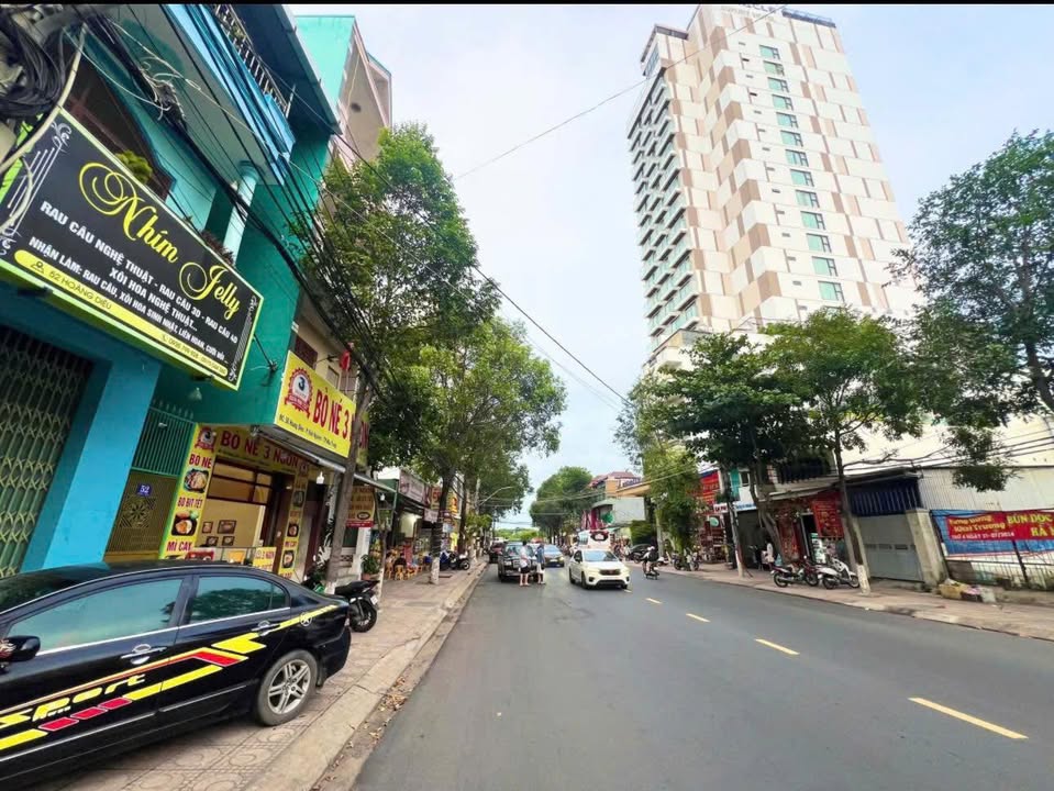 Bán nhà mặt tiền Hoàng Diệu 140m² giá 27.3 tỷ - Gần sân bay và biển