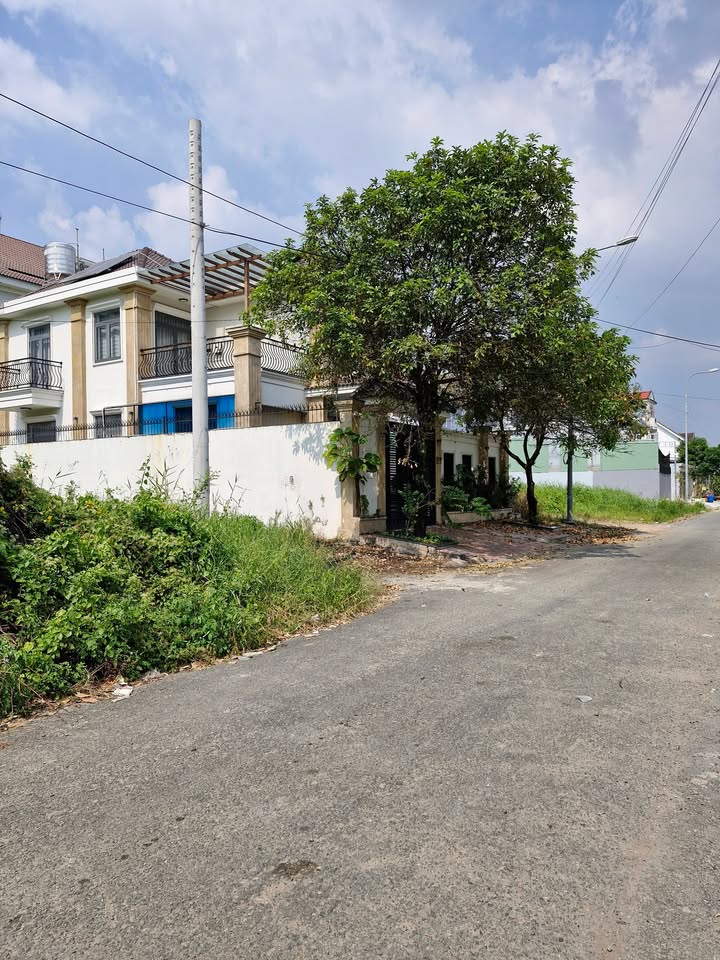 Bán đất phường Hiệp Bình Phước, Thủ Đức 205m² giá 13.6 tỷ - Vị trí đắc địa gần Cầu vượt Bình Phước!