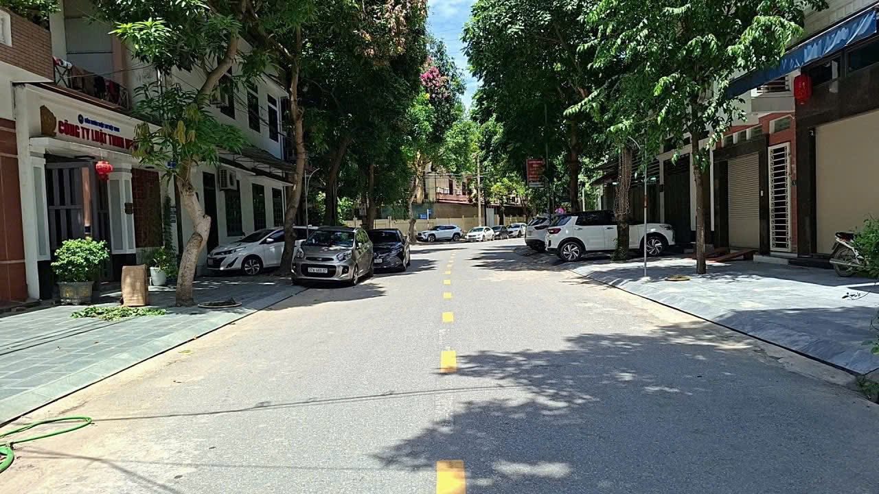 Nhà 2 tầng mặt đường Đào Duy Từ, Trường Thi 132m² giá 11 tỷ - Vị trí vàng trung tâm