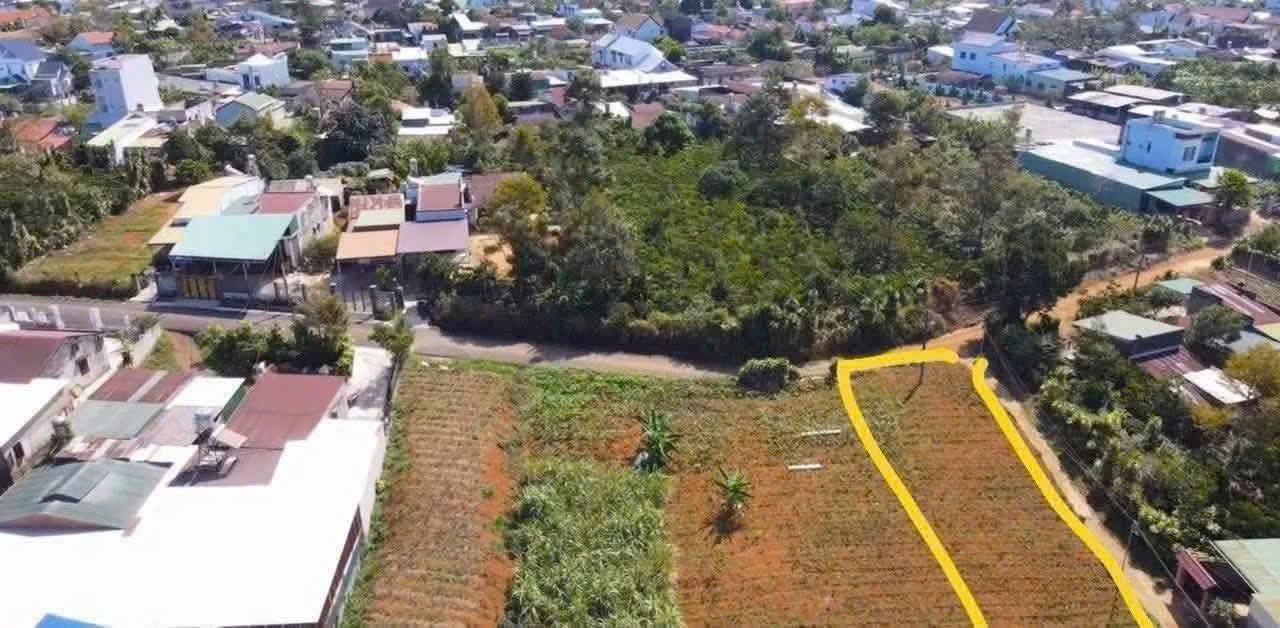 Đất nền hẻm 32 Bạch Đằng, Bảo Lộc 200m² giá 2.3 tỷ - Lô góc 2 mặt tiền tuyệt đẹp!