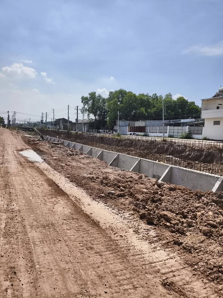 Đất mặt tiền đường Trần Văn Mười, Hóc Môn 1000m² giá chỉ 30 tỷ - Đầu tư sinh lời ngay!