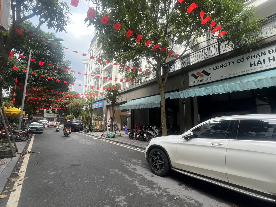 Bán nhà liền kề 8 tầng KĐT Văn Phú - Hà Đông 90m² giá 20 tỷ - Kinh doanh đỉnh cao!