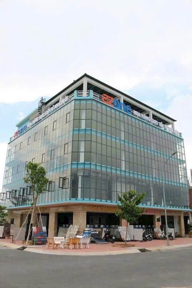 Cho thuê Toà Nhà 2.000m² KDC Ngân Thuận, Bình Thủy - Thang máy hiện đại, showroom trống suốt!