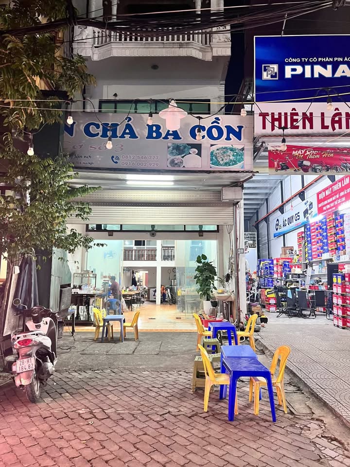 Nhà nguyên căn 3 tầng Đinh Tiên Hoàng 100m² - Không gian thoáng đãng, gần siêu thị!