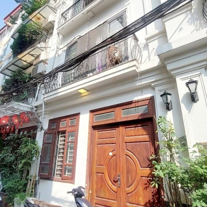 Nhà phố Bồ Đề 35m² giá 9.8 tỷ - Ô tô đỗ cửa, thiết kế hiện đại!