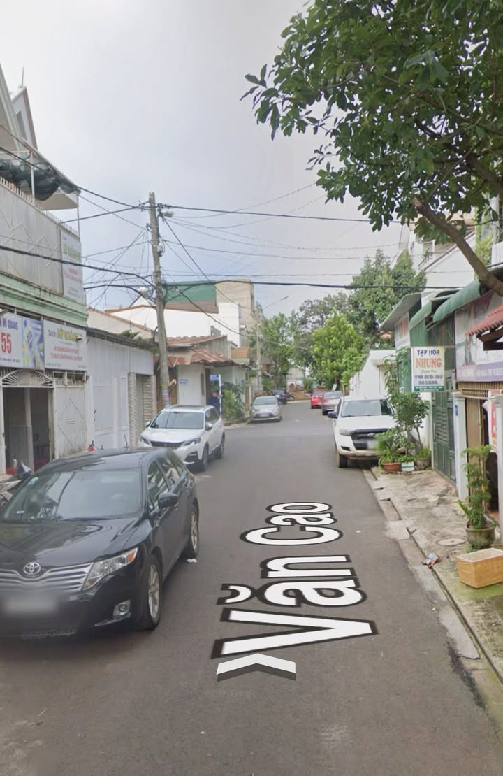 Nhà 2 tầng đường Văn Cao, Buôn Ma Thuột 170m² giá 9.7 tỷ - Vị trí đắc địa gần chợ!