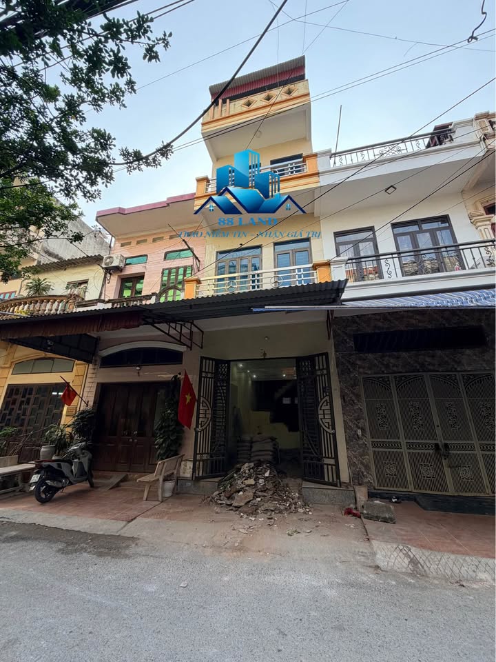 Nhà 3 tầng ngõ đường Á Lữ, Bắc Giang 73m² giá 5 tỷ - Ô tô đỗ cửa, gần chợ Thương!