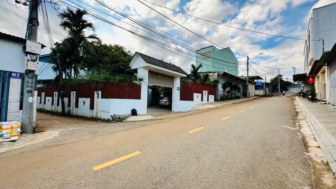 Đất mặt tiền Lê Thị Hồng Gấm, Pleiku 210m² giá 2 tỷ - Vị trí kinh doanh đắc địa!