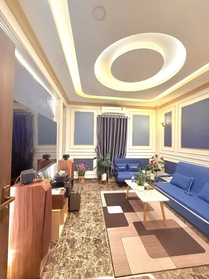 Nhà phố mặt tiền kinh doanh Bàu Cát 84m² giá 20 tỷ - Siêu phẩm 7 tầng thang máy