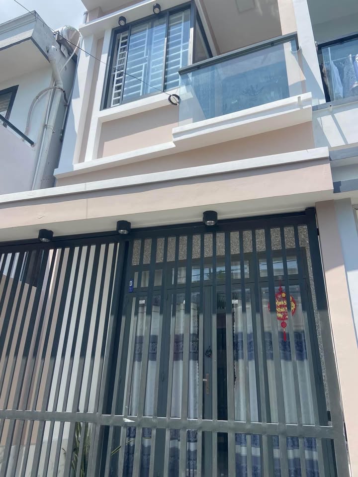 Nhà lầu đẹp Hẻm 137 Hoàng Văn Thụ, 55m² giá 2.78 tỷ - Sổ hồng chính chủ!