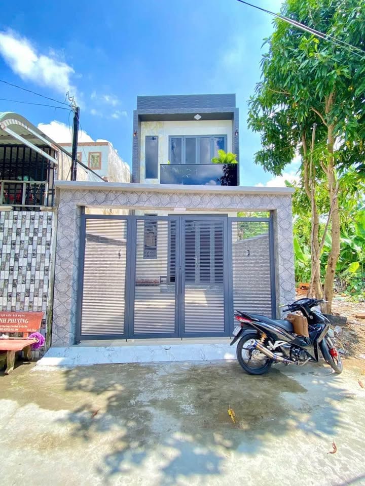 Nhà lầu 2 tầng mới xây tại KDC 923, Đường Lộ Vòng Cung, 90m² - Dọn vào ở ngay!