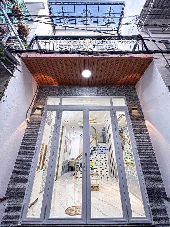 Nhà 1 trệt 1 lầu hẻm 1 Trần Vĩnh Kiết, Quận Ninh Kiều, Cần Thơ - Giá 2.37 tỷ, nội thất cao cấp!