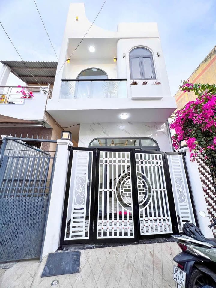 Nhà 1 trệt 1 lầu hẻm 72B Nguyễn Thị Minh Khai 41m² giá 2.99 tỷ - Gần chợ Tân An và Bến Ninh Kiều!