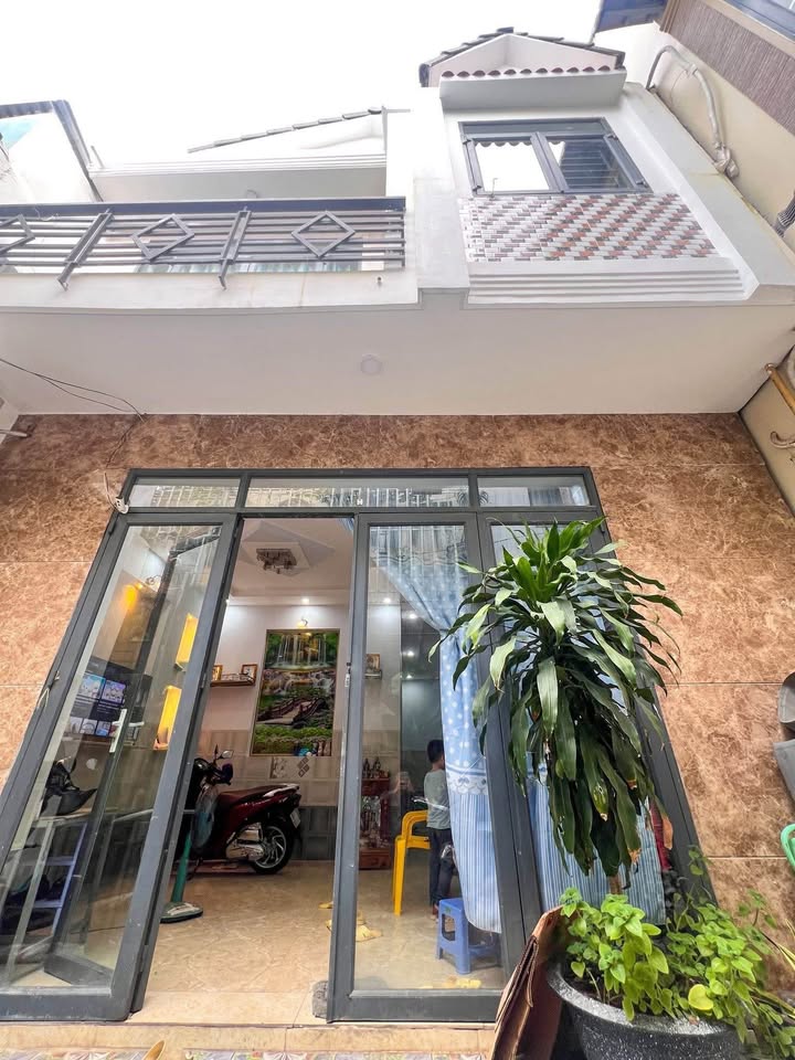 Nhà trệt lầu 4 phòng ngủ tại Cần Thơ 82.7m² giá 2.59 tỷ - Vị trí sát công viên