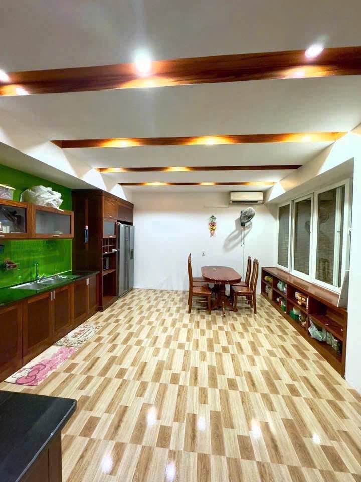 Nhà phố 4 tầng mặt tiền kinh doanh Đại lộ 72m Vinh - Giá 12 tỷ, sổ hồng chính chủ!