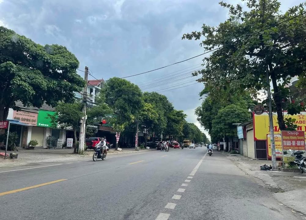 Nhà cho thuê 3 tầng mặt đường Nguyễn Thái Học, Vinh - Giá chỉ 11 triệu/tháng