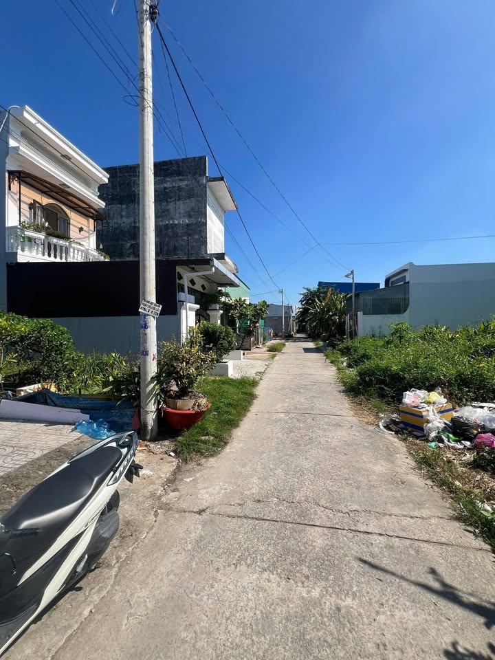 Nhà bán mới hoàn thiện tại Liên Hương, Vĩnh Quang, Rạch Giá 99m² giá 2.35 tỷ - Ô tô tới nhà!