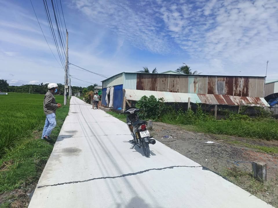 Đất nền 180m² xã Nhựt Chánh, huyện Bến Lức - Giá chỉ 899 triệu - Đầu tư sinh lời cao!