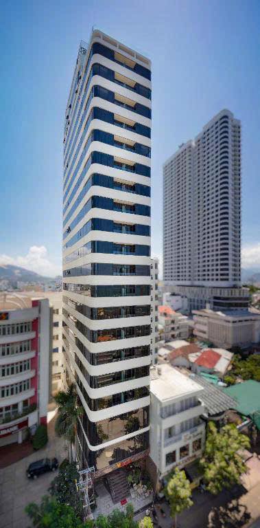 Khách sạn 4 sao mặt đường Hùng Vương Nha Trang 261m² giá 350 tỷ - Cơ hội đầu tư sinh lời!