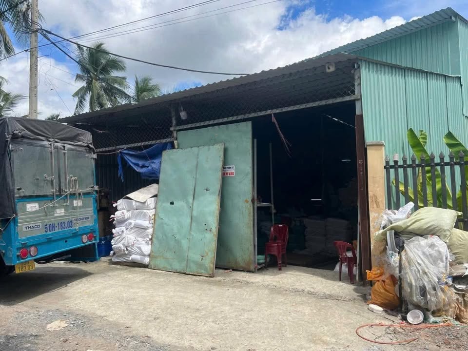 Xưởng bán gấp tại Lê Minh Xuân, Bình Chánh, 229m² - Giá chỉ 3,2 tỷ!