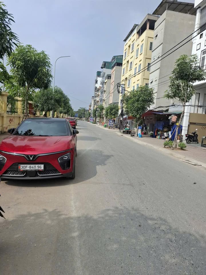 Nhà phố Kim Giang 40m² giá 9 tỷ - Mặt tiền kinh doanh lô góc ô tô vào tận nhà!