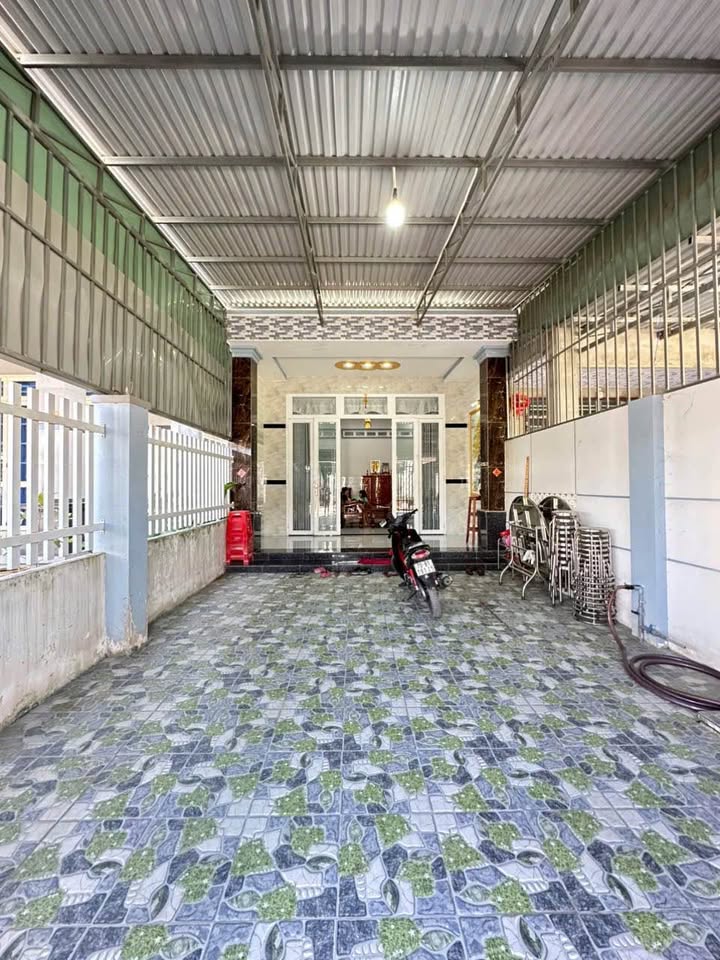 Nhà Phường Ninh Thạnh, Tây Ninh 160m² giá 1.25 tỷ - Nhà còn mới 90%!