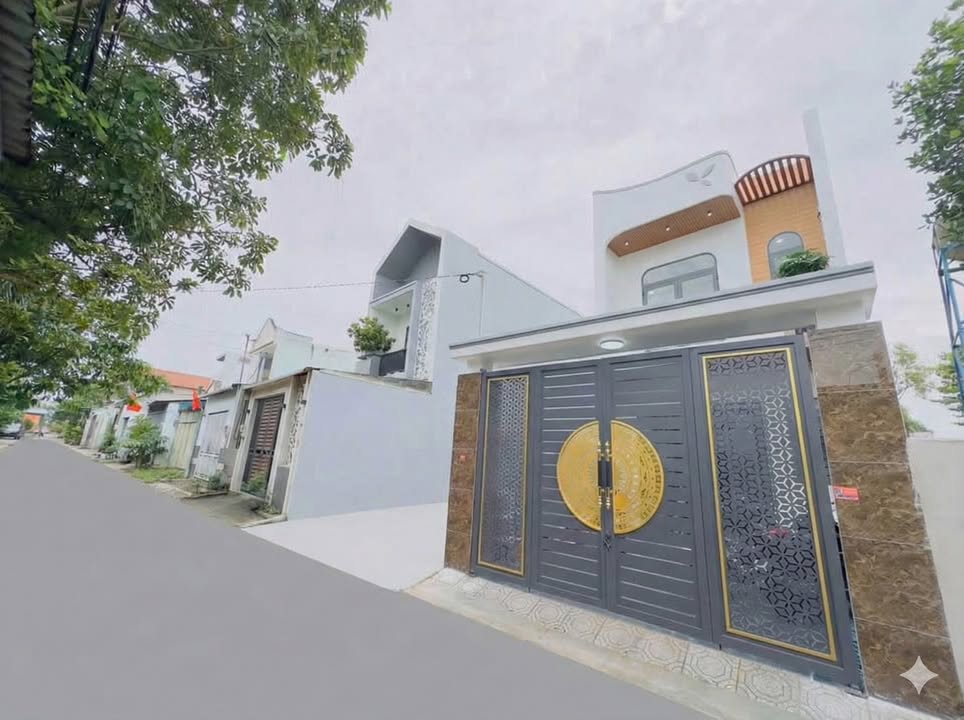 Nhà hiện đại 2 tầng tại P. Long Bình, Biên Hòa 95m² giá 2.8 tỷ - Sẵn sàng vào ở ngay!