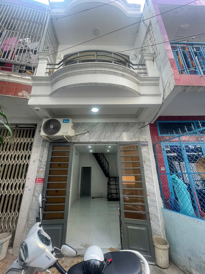 Nhà riêng 59/8A Nguyên Hồng, Bình Thạnh 31m² giá 4.65 tỷ - Đường thông thoáng, tiện ích đầy đủ!