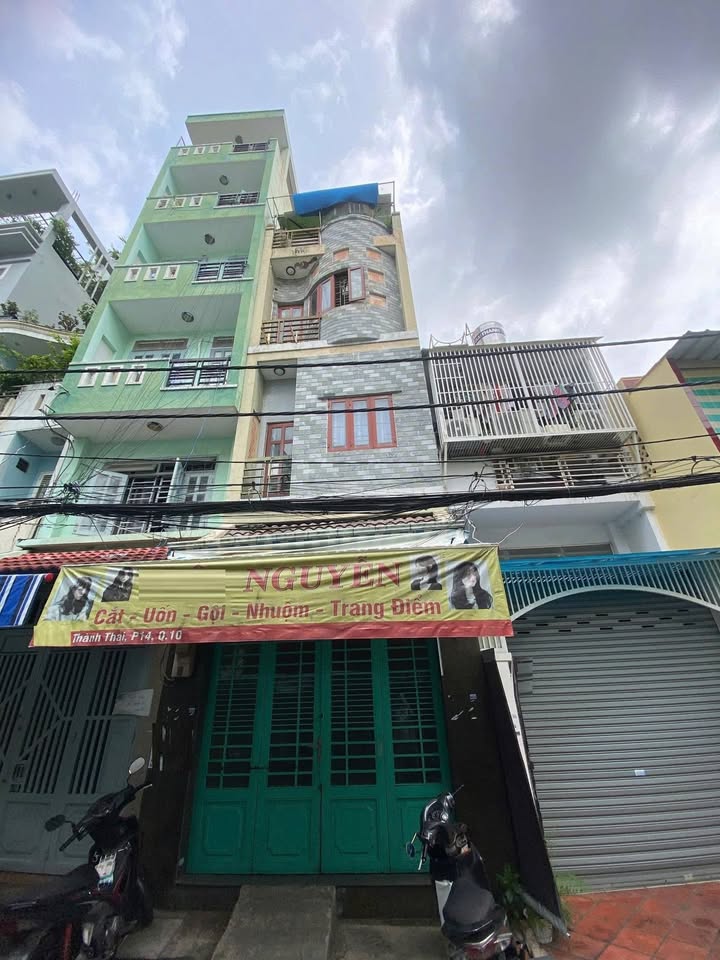 Nhà bán mặt tiền đường Thành Thái, Q10, 35m² giá 6 tỷ - Thương lượng ngay!