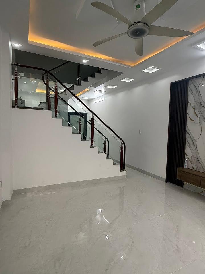 Nhà phố Trung Hành 40m² giá thỏa thuận - Thiết kế 3 tầng tiện nghi