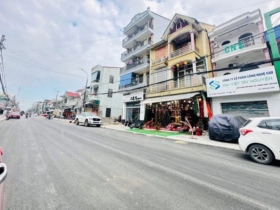 Bán nhà mặt đường Đinh Công Tráng, Thành Vinh, 93m² - Kinh doanh sầm uất!