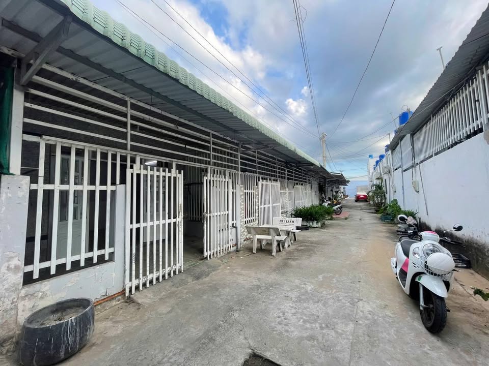 Nhà riêng phường Vĩnh Lạc Rạch Giá 87m² giá 1.55 tỷ - Hẻm ô tô rộng rãi, thuận tiện!