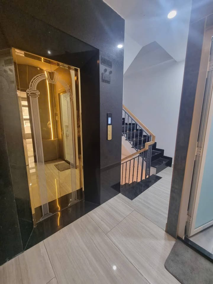 Nhà cho thuê hẻm Đinh Bộ Lĩnh, Bình Thạnh 50m² - Thang máy, tiện nghi đầy đủ!