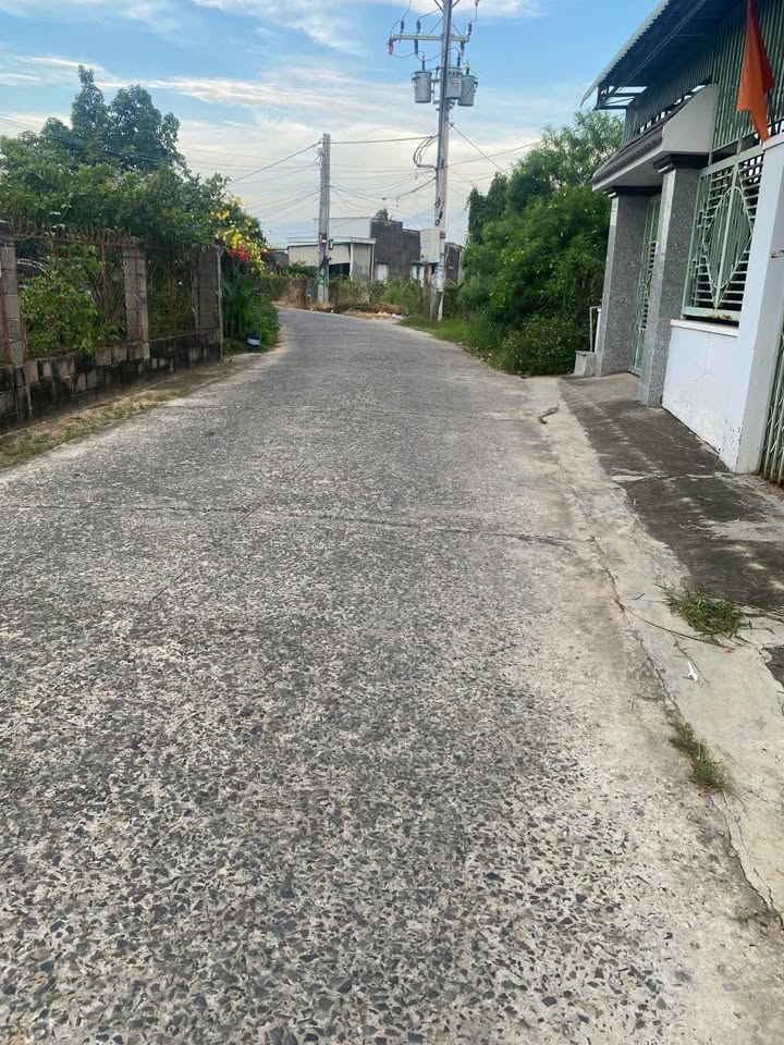 Nhà mặt tiền Đặng Văn Lãnh, Phan Thiết 223m² giá 2.9 tỷ - Thiết kế hiện đại, sẵn sàng ở ngay!