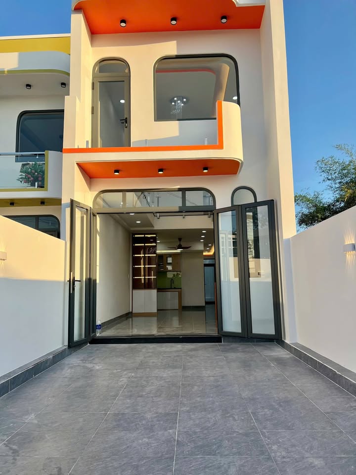 Nhà phố Tương Bình Hiệp 94m² giá 2.85 tỷ - Sẵn sàng vào ở ngay!