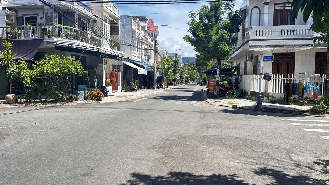 Bán toà nhà FrontHouse 3 tầng Bùi Huy Ích, Sơn Trà 72m² giá 7.8 tỷ - Đầy đủ nội thất, vào ở ngay!