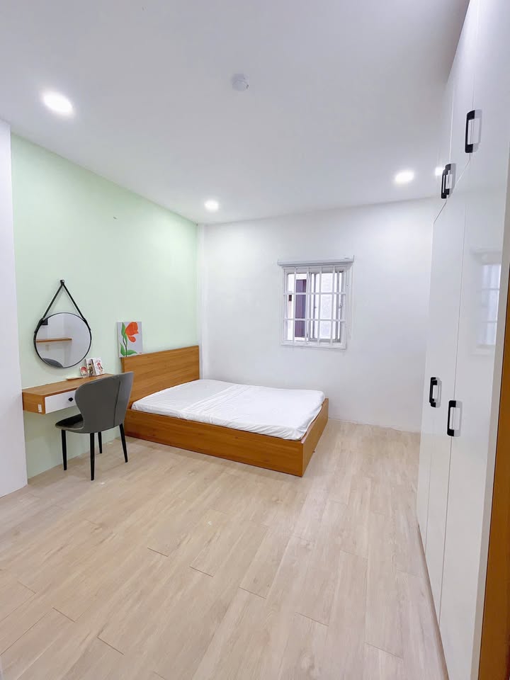 Phòng cho thuê Tân Bình 30m² - Cửa sổ trời thoáng mát, giá thỏa thuận!