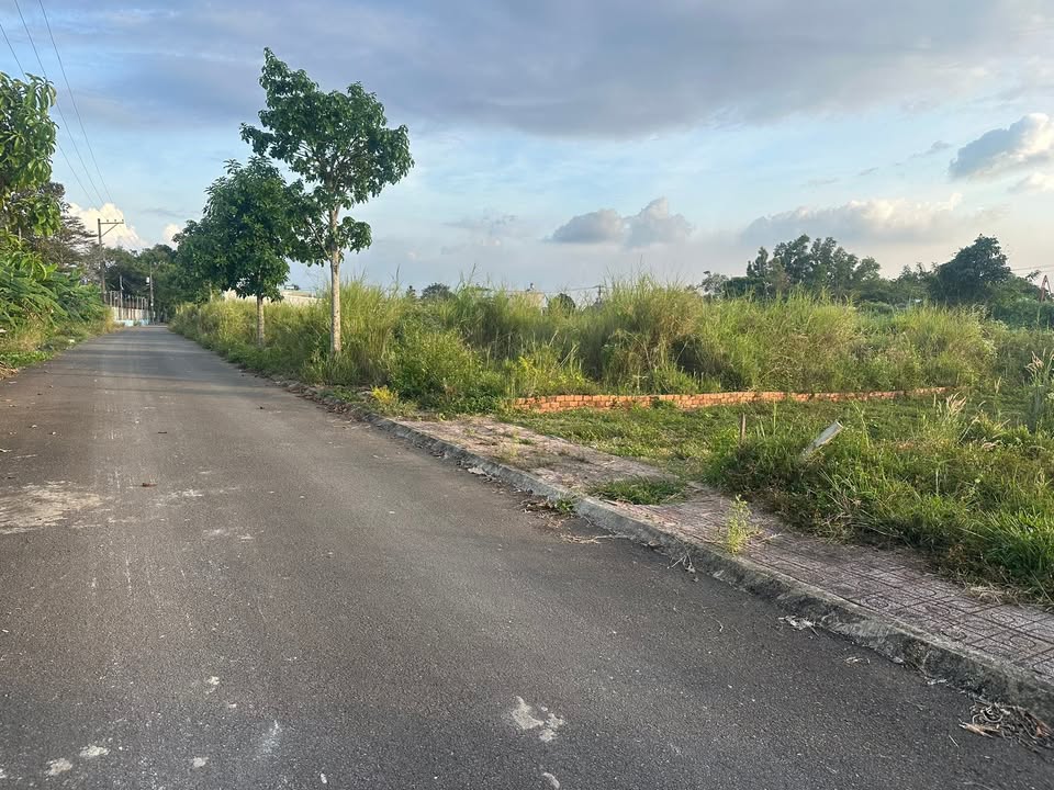 Đất thổ cư mặt tiền đường nhựa Sông Thao 100m² giá 600 triệu - Sổ đỏ chính chủ!