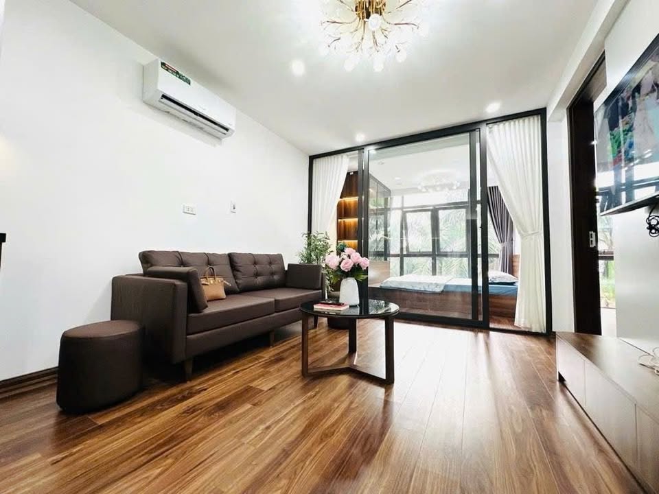 Căn hộ tập thể Huỳnh Thúc Kháng, Đống Đa 70m² giá 5.1 tỷ - Full nội thất, sẵn sàng ở ngay!