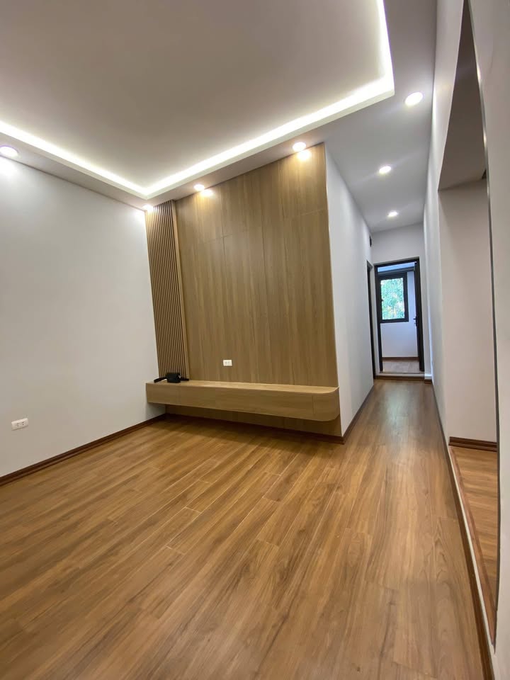 Căn hộ T4 Lương Thế Vinh 28m² giá 3.85 tỷ - Full nội thất, thoáng sáng!