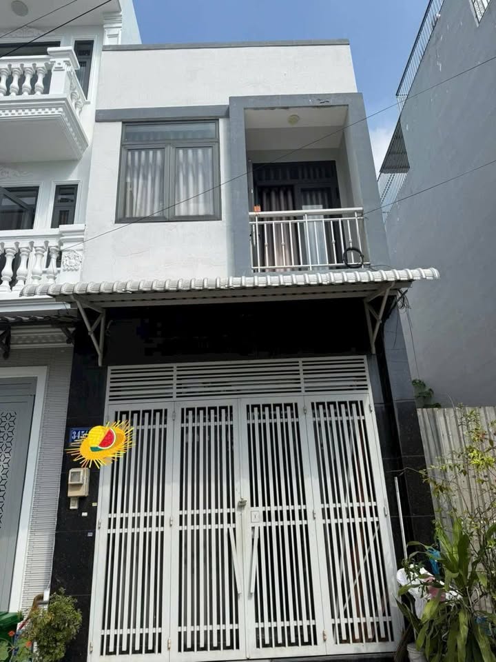 Nhà hẻm 330 Quốc Lộ 1A, Bình Tân 60m² giá 4.4 tỷ - Kinh doanh thuận lợi!