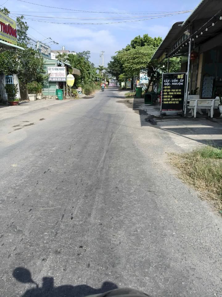 Đất thổ cư mặt tiền đường nhựa 250m² tại Nhị Thành, Thủ Thừa - Giá chỉ 2.05 tỷ!