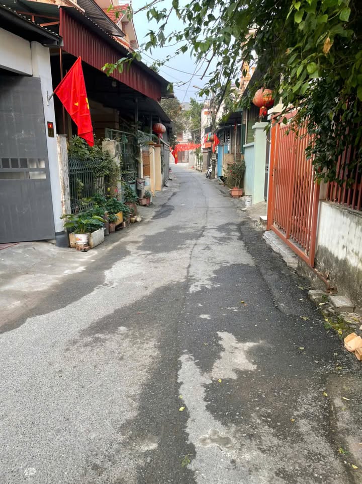 Nhà đẹp Vĩnh Yên 92m² giá 3.1 tỷ - Sổ đỏ chính chủ, vào ở ngay!