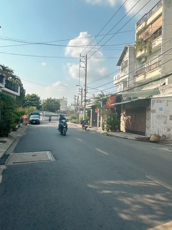 Nhà mặt tiền đường Huỳnh Thị Hai, Quận 12, 91.3m² chỉ 7.85 tỷ - Kinh doanh hiệu quả!